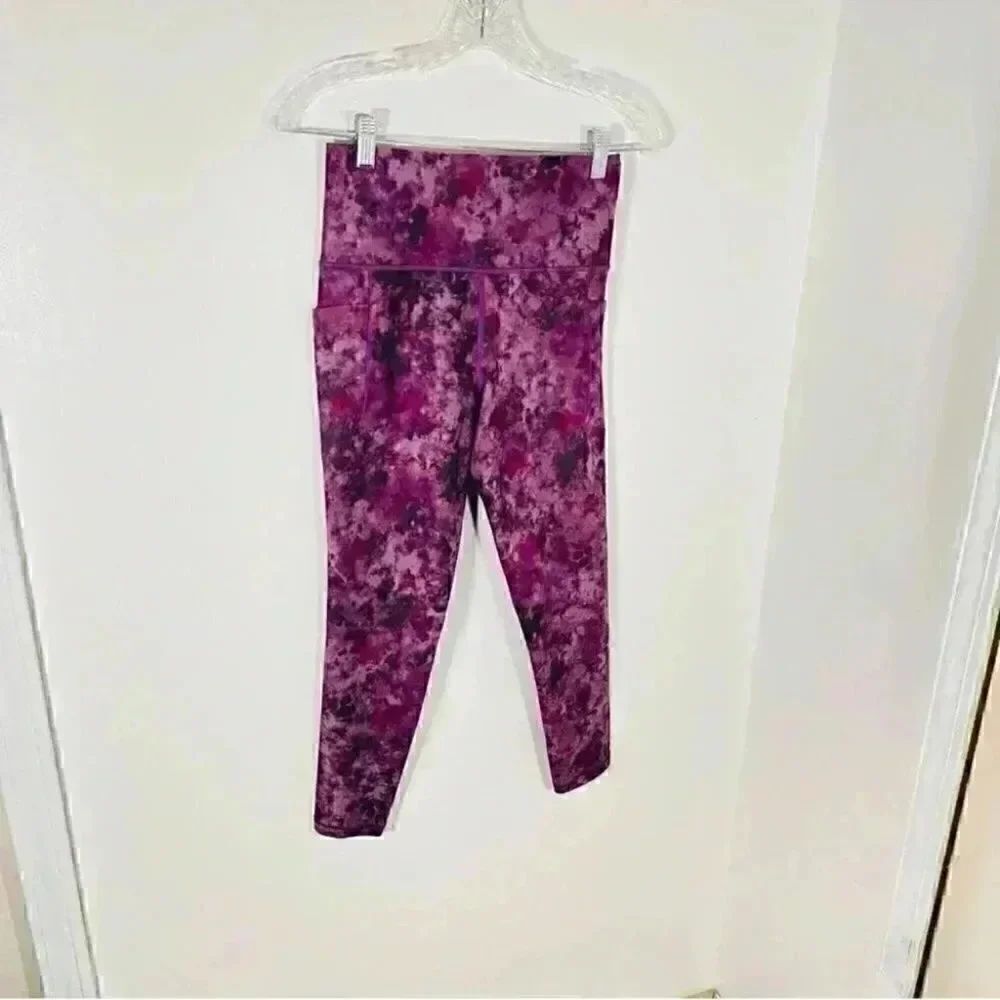 Athleta Salutation Stash Pocket II Printed 7/8 Tight in Purple Tie Dye SP - Picture 4 of 5